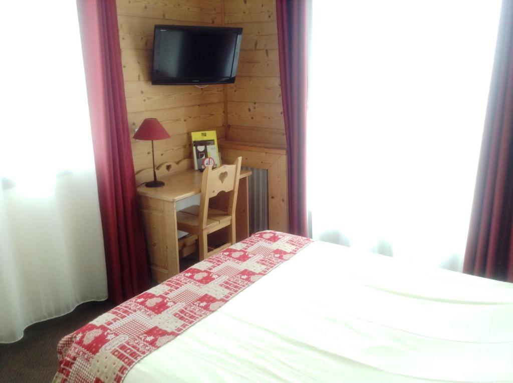 Hotel Logis Le Pont De Champ Beaucroissant Pokój zdjęcie