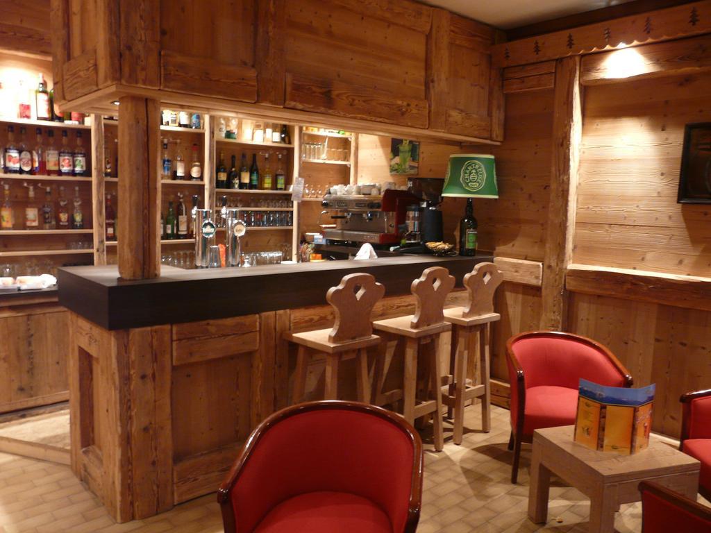 Hotel Logis Le Pont De Champ Beaucroissant Zewnętrze zdjęcie