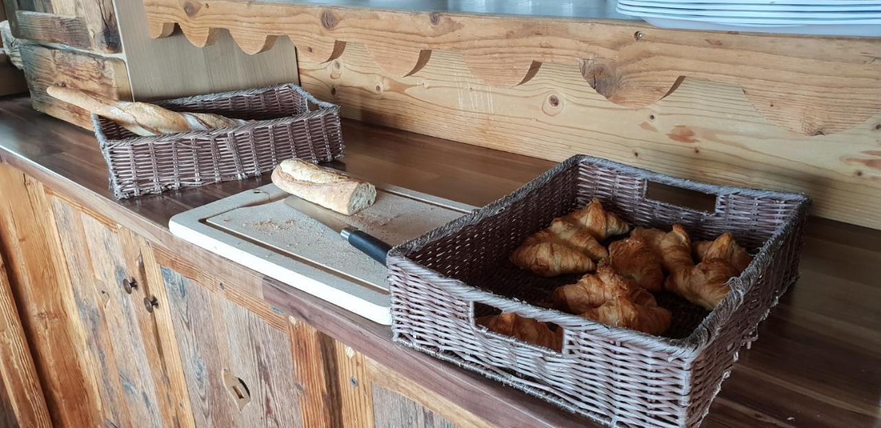 Hotel Logis Le Pont De Champ Beaucroissant Zewnętrze zdjęcie